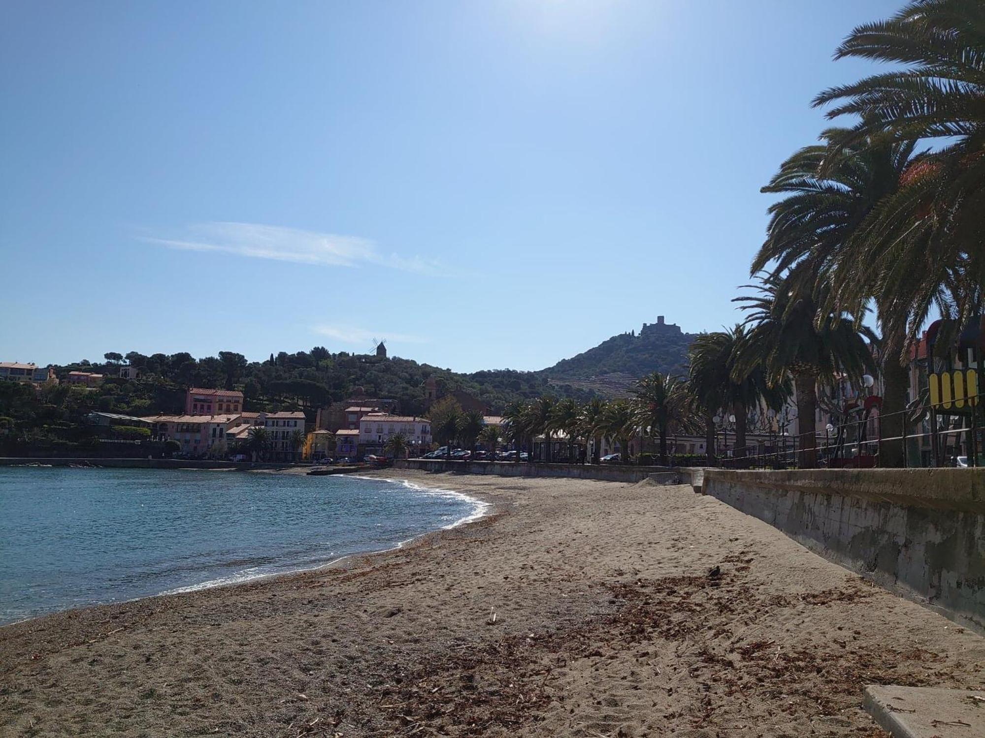 4pa109 F2 Avec Piscine Parking Et Cours De Tennis Collioure